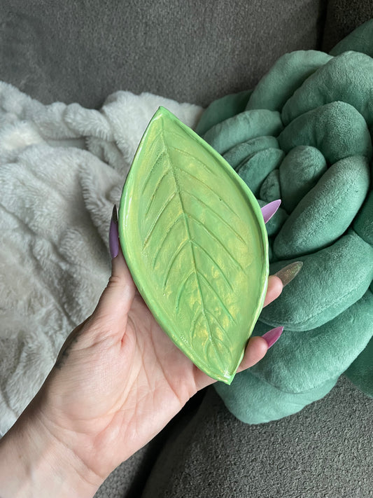 Leaf tray